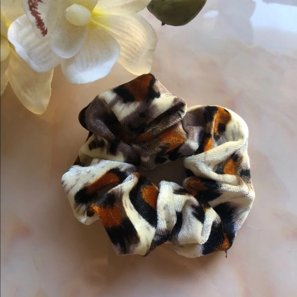 NEW Animal Print Scrunchies - Picture 2 of 5